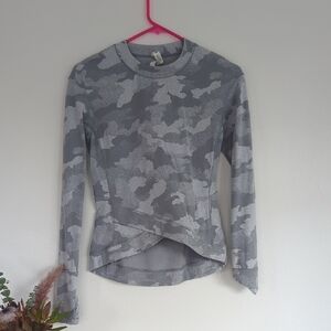 Lululemon Athletica Gray Asymmetrical Long Sleeve Tee